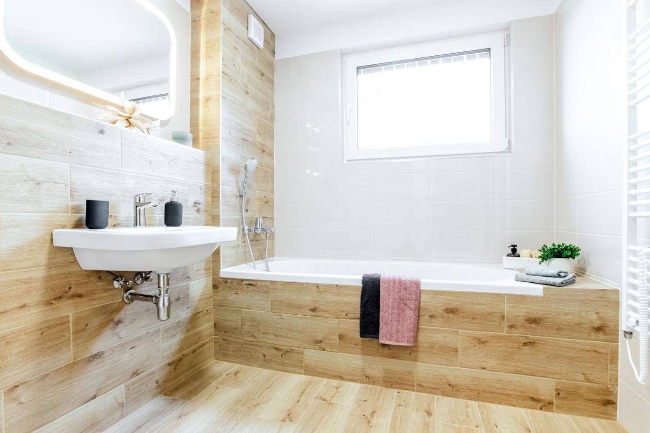 Apartmany Karlovy Dvory Horni Plana Ngoại thất bức ảnh